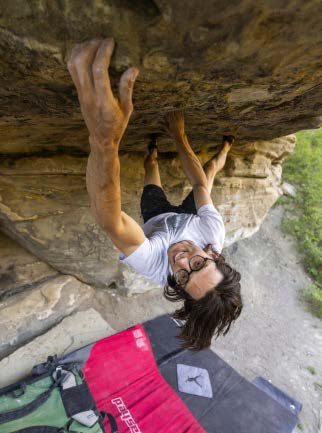 Bearspaw Bluffs bouldering